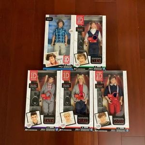 Calling all 1D fans! Set of complete collection figures!